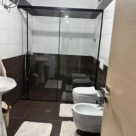 شقة Arena Apartament 2 *